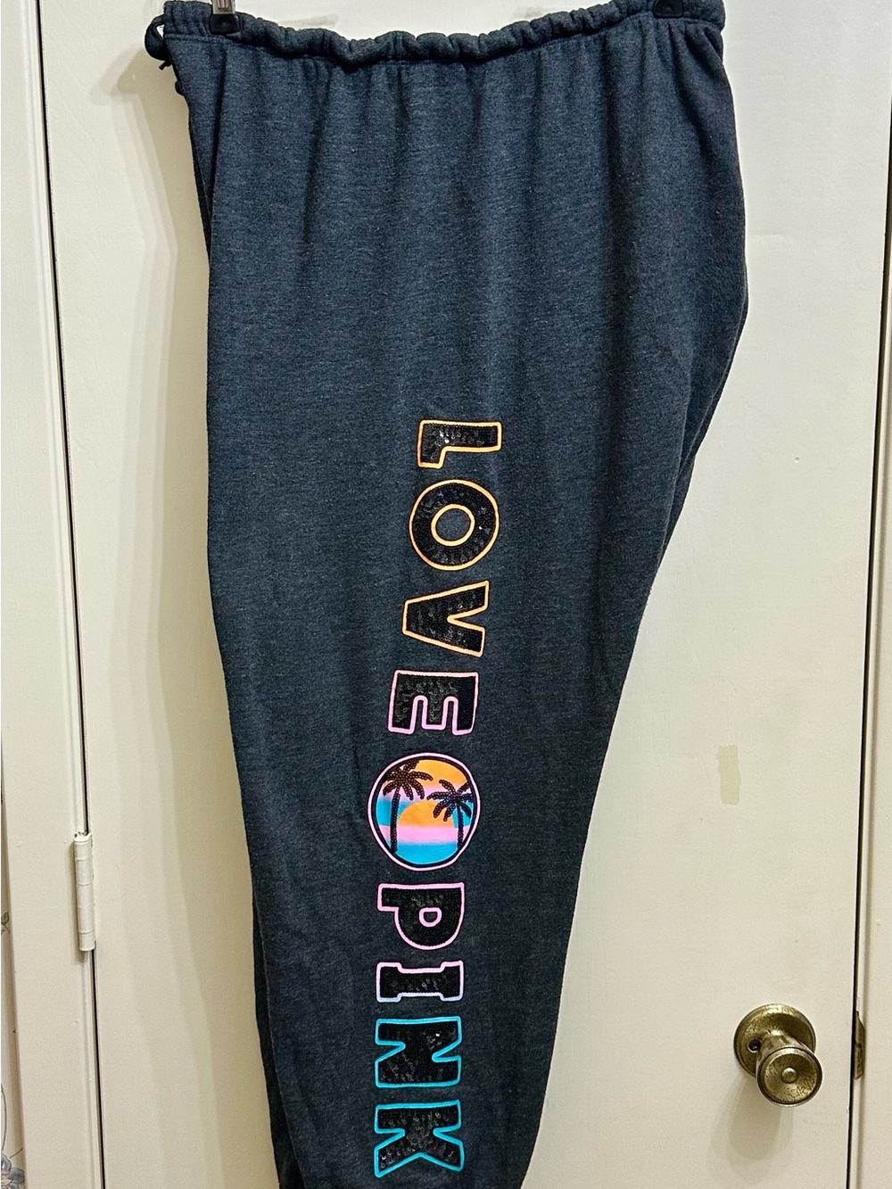 PINK VICTORIA’S SECRET SEQUIN LOVE PINK SWEATS SZ XL